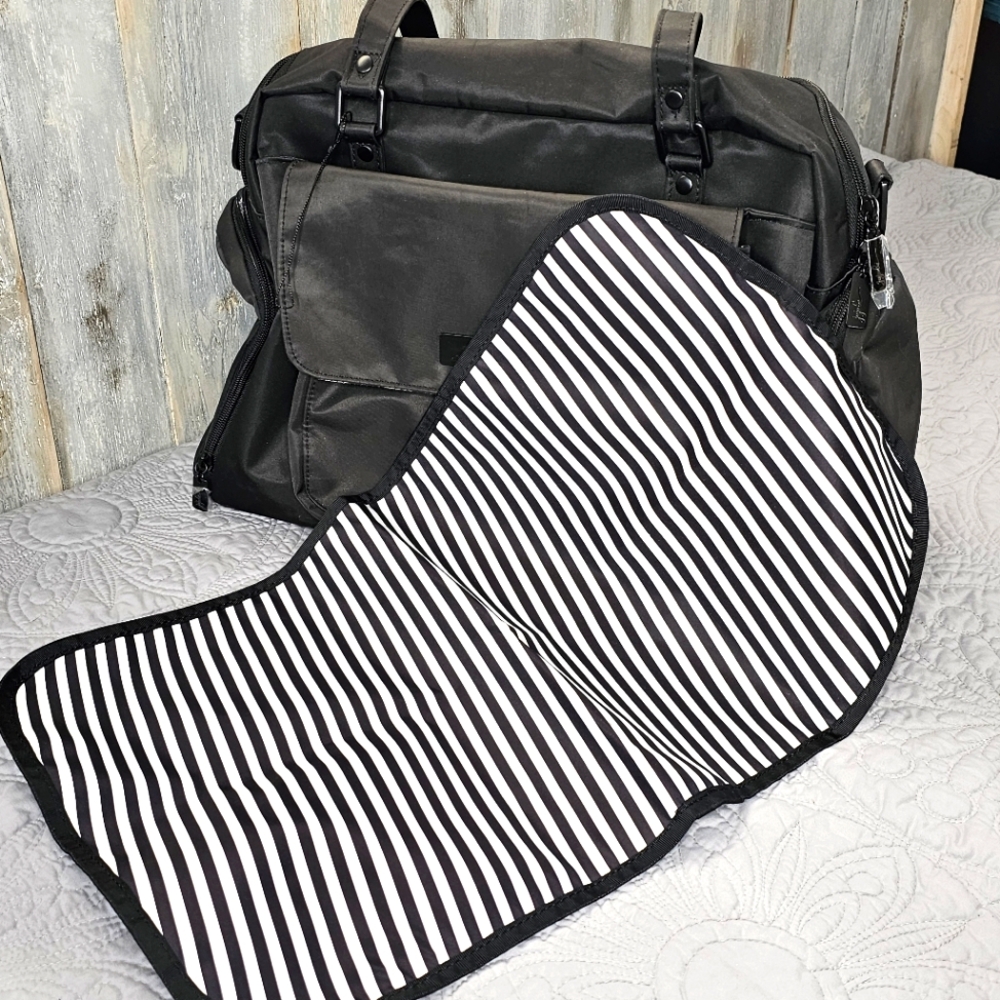 JuJuBe Blackout Pumped Breast Pump Baby Bag w/Change Pad & Wet Bag - Picture 13 of 14